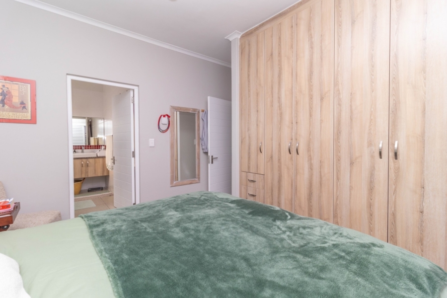 3 Bedroom Property for Sale in Sunningdale Western Cape
